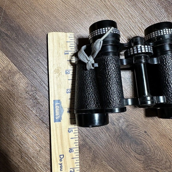 Vintage‎ Monarch 8x30 Feather Weight Binoculars Coated Lenses - Picture 14 of 15